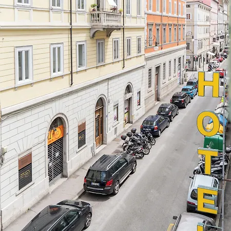 Hotel Italia-3