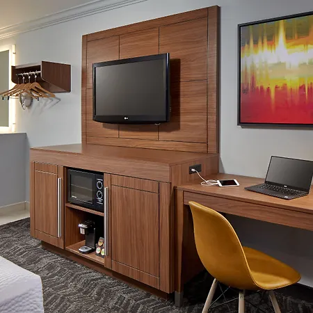 Studio Inn & Suites At Promenade Downey-3