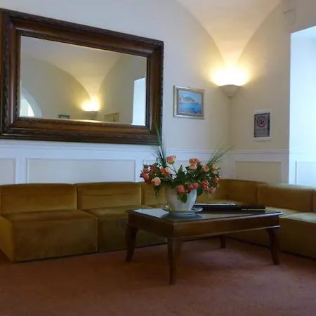Hotel Plaza-2