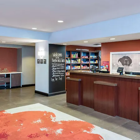 Hampton Inn & Suites Marshalltown-3