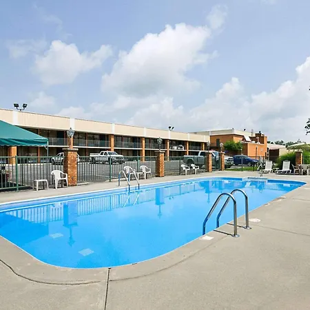 Quality Inn Lewisburg-2
