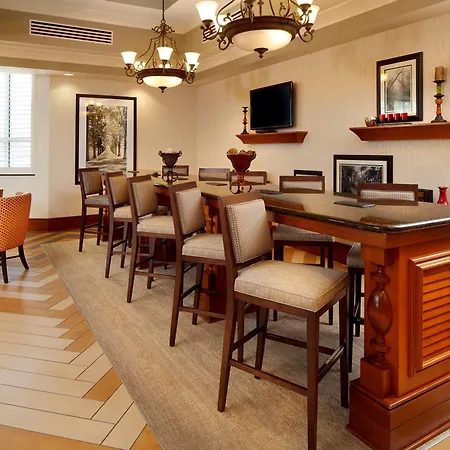 Hampton Inn & Suites Savannah/Midtown-3
