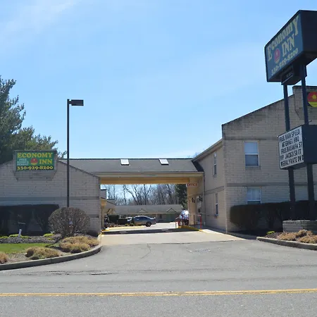 Economy Inn Cuyahoga Falls-3