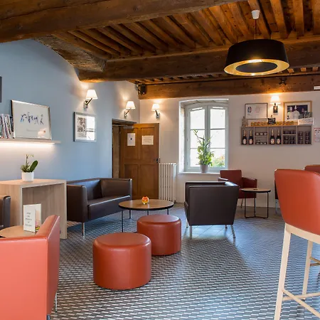 Logis Hôtel Tante Yvonne&son restaurant semi-gastronomique - Lyon Nord-3