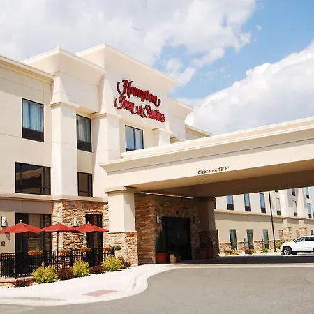 Hampton Inn & Suites Buffalo-2