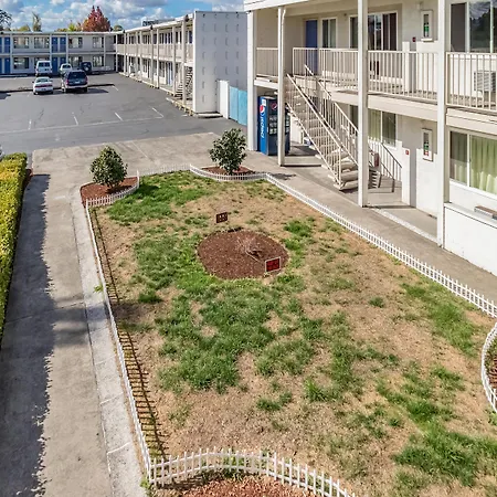 Motel 6-Beaverton, Or-3