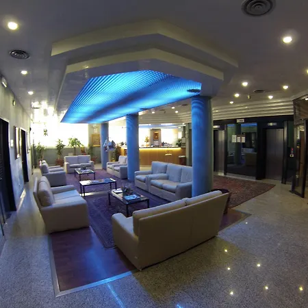 Benny Hotel-3