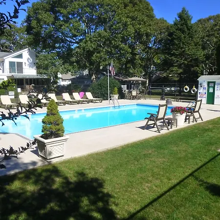 Falmouth Heights Motor Lodge-3