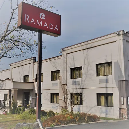 Ramada By Wyndham Staten Island-2