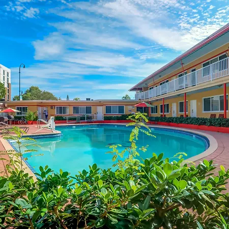 Beach And Town Motel-3