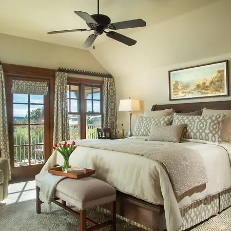 Inn On Lake Granbury A Boutique Hotel-3