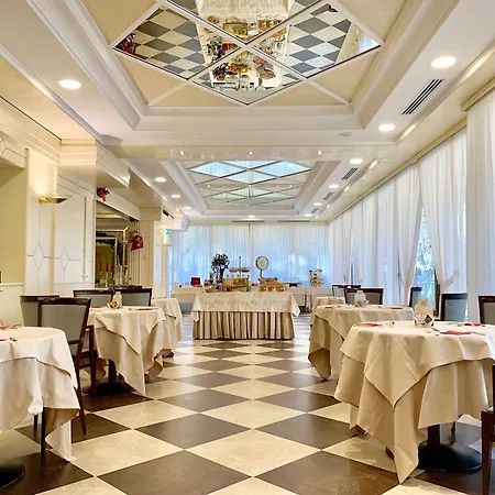 Hotel Brescia-3