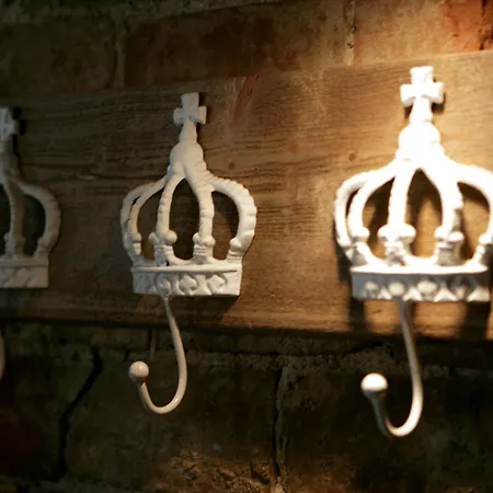 The Crown At Playhatch-2