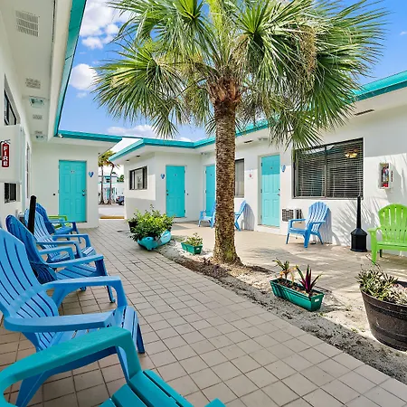 Hollywood Beachside Boutique Suite-3