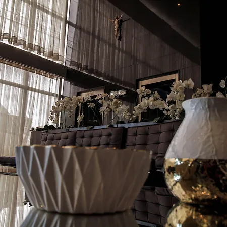 Oscar Hotel Executive-3