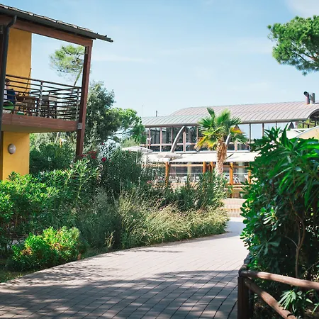 Canado Family Hotel-2