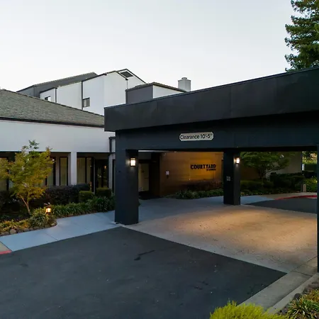 Courtyard Sacramento Airport Natomas-2