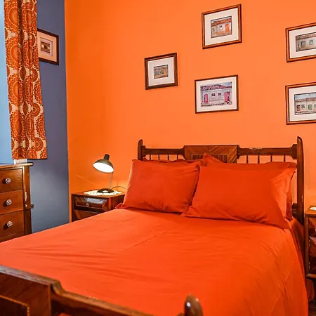 Vintage Balcony Guesthouse & Suites-3