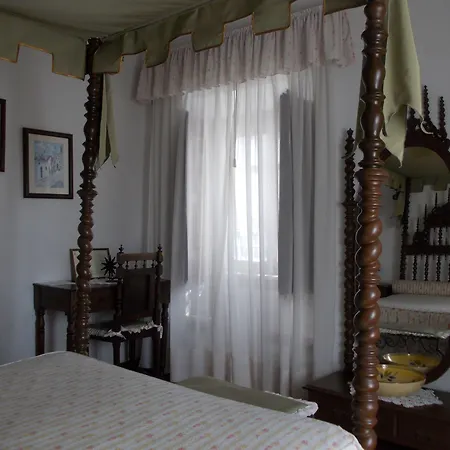 Casa De S. Thiago Do Castelo-2