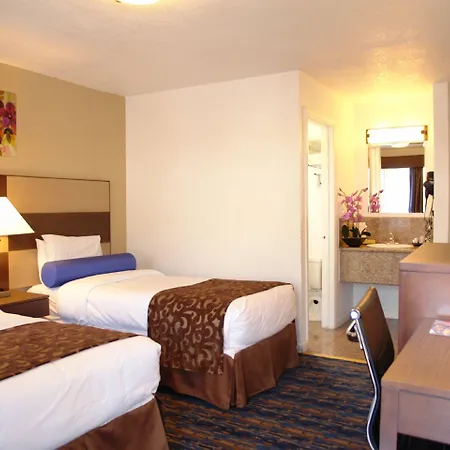 Howard Johnson By Wyndham Berkeley-2