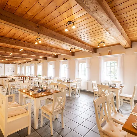 Hotel Pharisäerhof - DAS Hundehotel auf Nordstrand mit Restaurant und Café-2