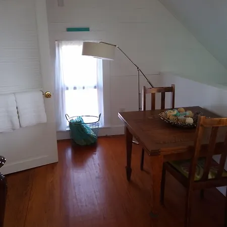 Surf Song Bed & Breakfast-3