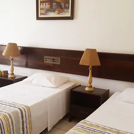 Holz Hotel-2