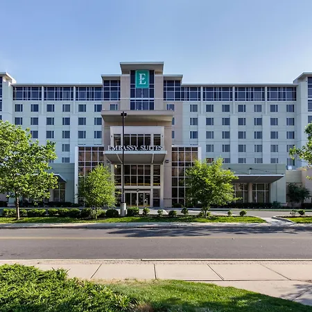 Embassy Suites By Hilton Newark Airport-2