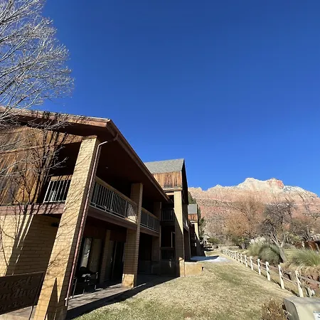 Driftwood Lodge-2