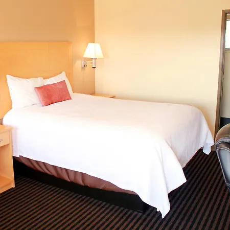Travelodge By Wyndham Vallejo-3