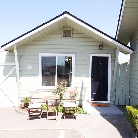 Shoreline Cottages-2