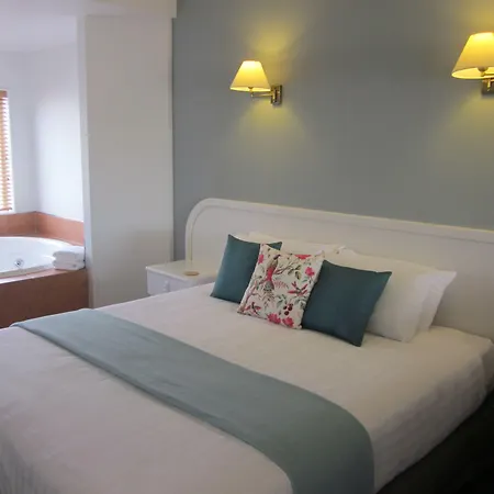 Beachfront Motel-2