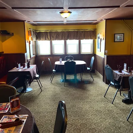 Fred'S Inn Restaurant & Lodging-3