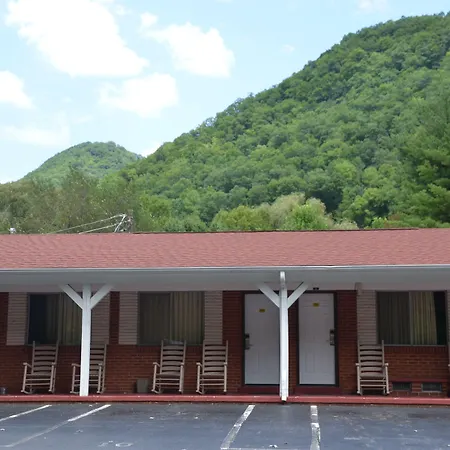 Travelowes Motel - Maggie Valley-2