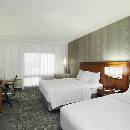 Courtyard By Marriott Victoria-2