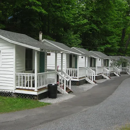 Brookside Motel & Cabins-2
