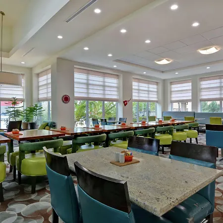 Hilton Garden Inn And Fayetteville Convention Center-3