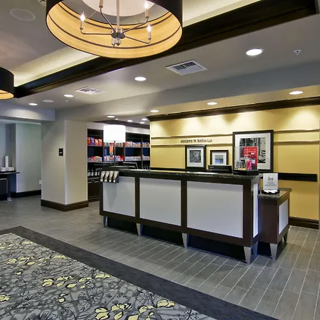 Hampton Inn & Suites Bellevue Downtown/Seattle-2