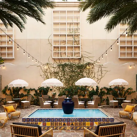 Pasadena Hotel & Pool-3