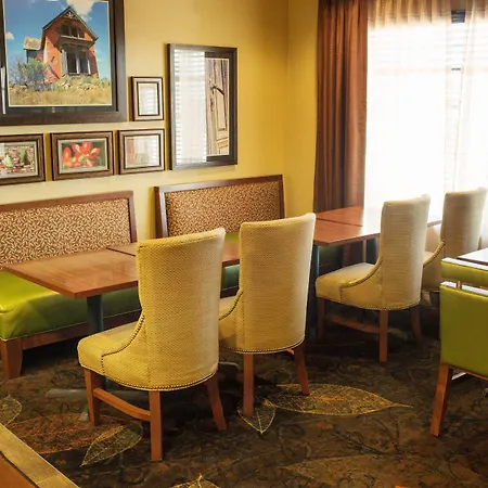 Little Missouri Inn & Suites New Town-3