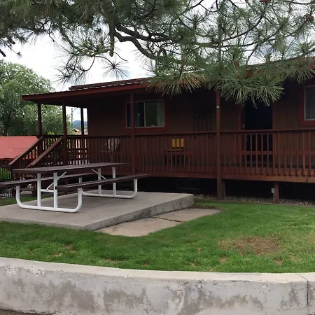 Caboose Motel & Gift Shop-2