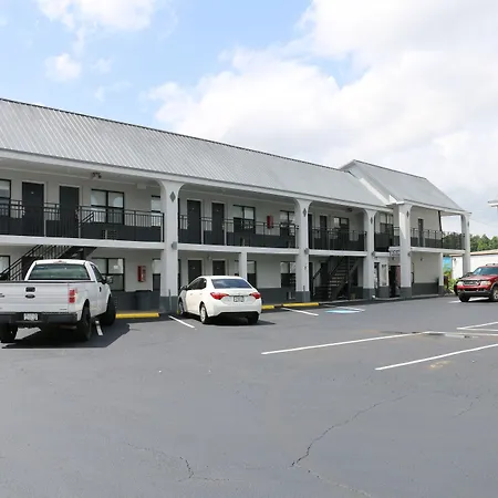 Travelodge By Wyndham Calhoun South I-75-2