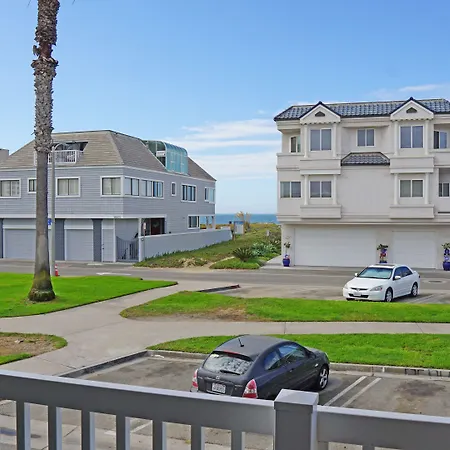 Ocean Surf Inn & Suites-3