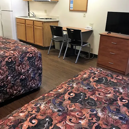 Inland Suites Lamar-3