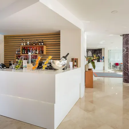 Tryp By Wyndham Leiria-3