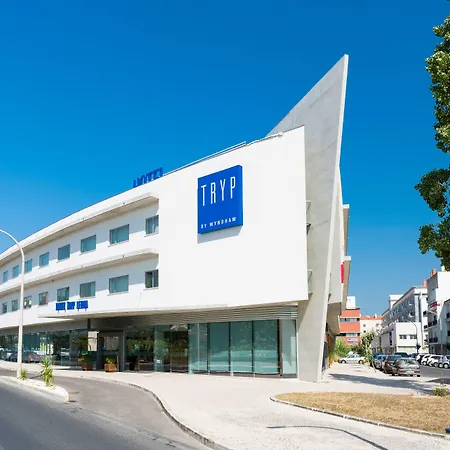 Tryp By Wyndham Leiria-2