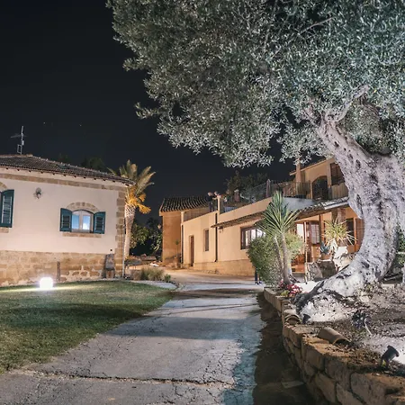 Villa La Lumia B&B Suites&Apartments-3