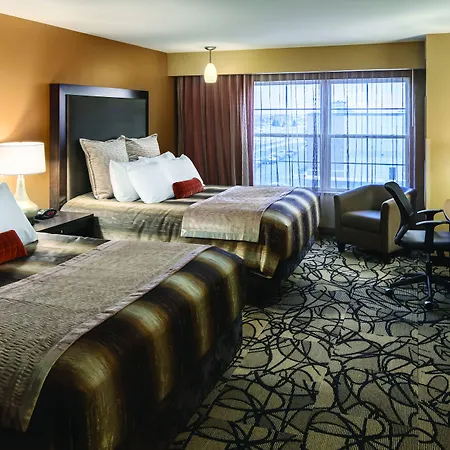 Clubhouse Hotel & Suites Fargo-3