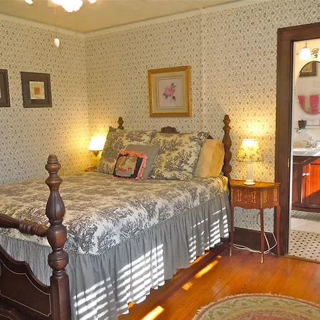 Oakland Cottage Bed And Breakfast-2