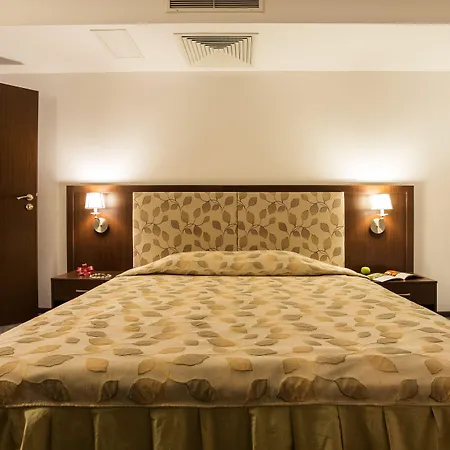Earth & People Hotel & Spa - Free Parking & Swimming Pool-2